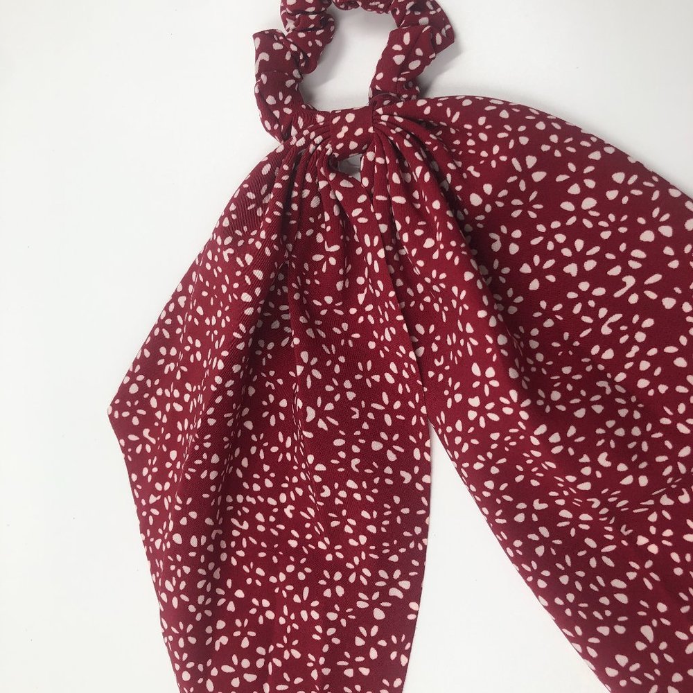 Women's hair scrunchies with ribbon